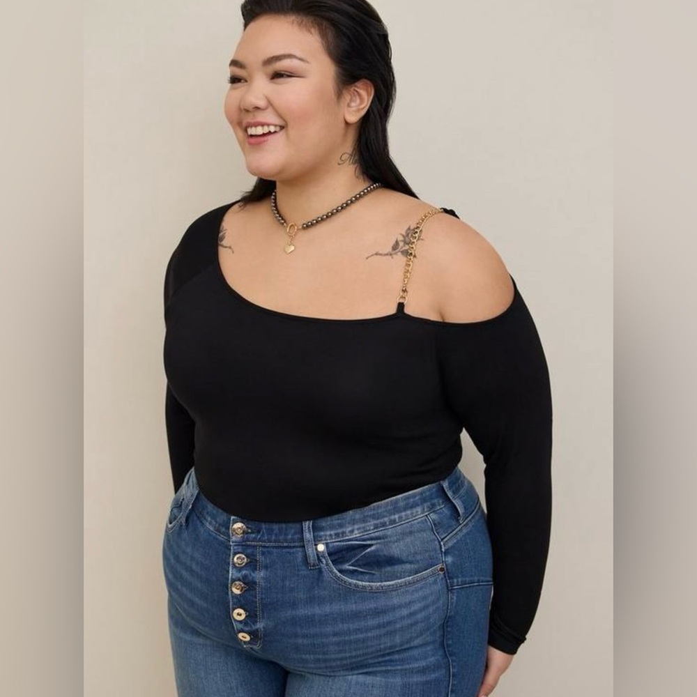 Torrid Black Off-Shoulder Super Soft Chain Strap Top, NWT! - Picture 3 of 15